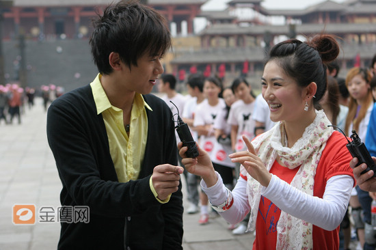 组图:揭秘各路明星的私照 <em>张杰谢娜拥抱</em>嬉戏_