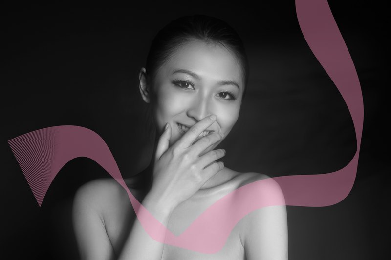 粉红丝带形象大使半裸上阵 性感无比(组图)