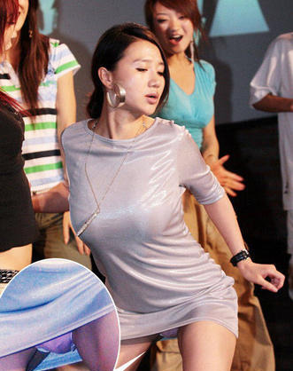 组图:圈内大泄裙底风光的女星 谁是走光女王_