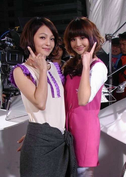 电眼娃娃<em>张韶涵生活</em>素颜照大曝光 _明星娱乐 