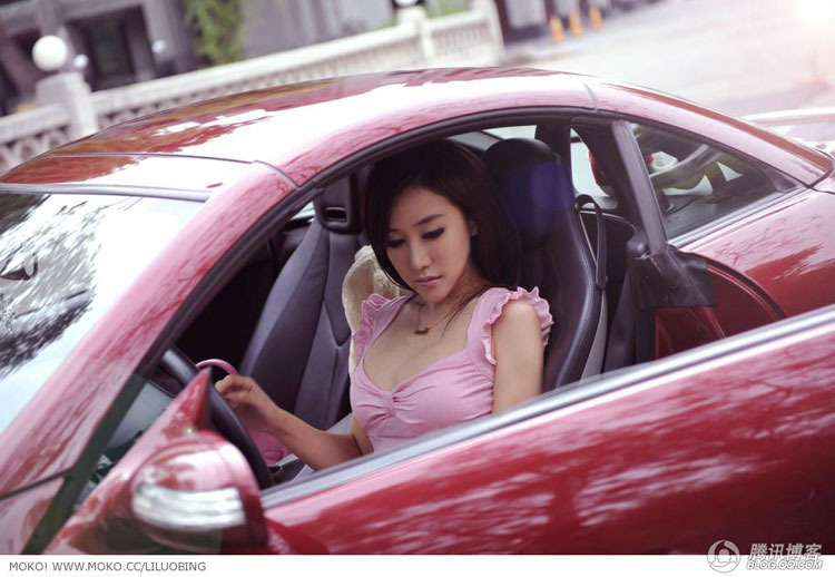 组图:性感女车模的玩具_香车美女_腾讯·大渝网