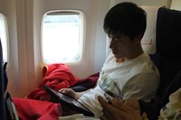 组图：刘翔载誉返上海 腾讯万米高空专访飞人