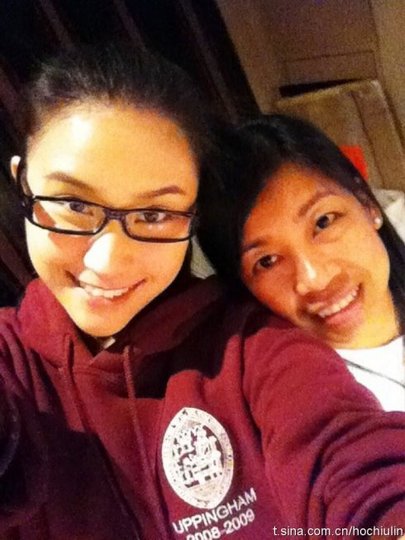 赌王最美女儿 何超莲微博 秀自拍照 _购物画报 