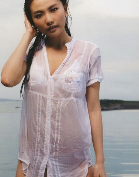 周星驰嫩模<em>女友</em>罗凯珊曝光 拍三点性感写真_腾