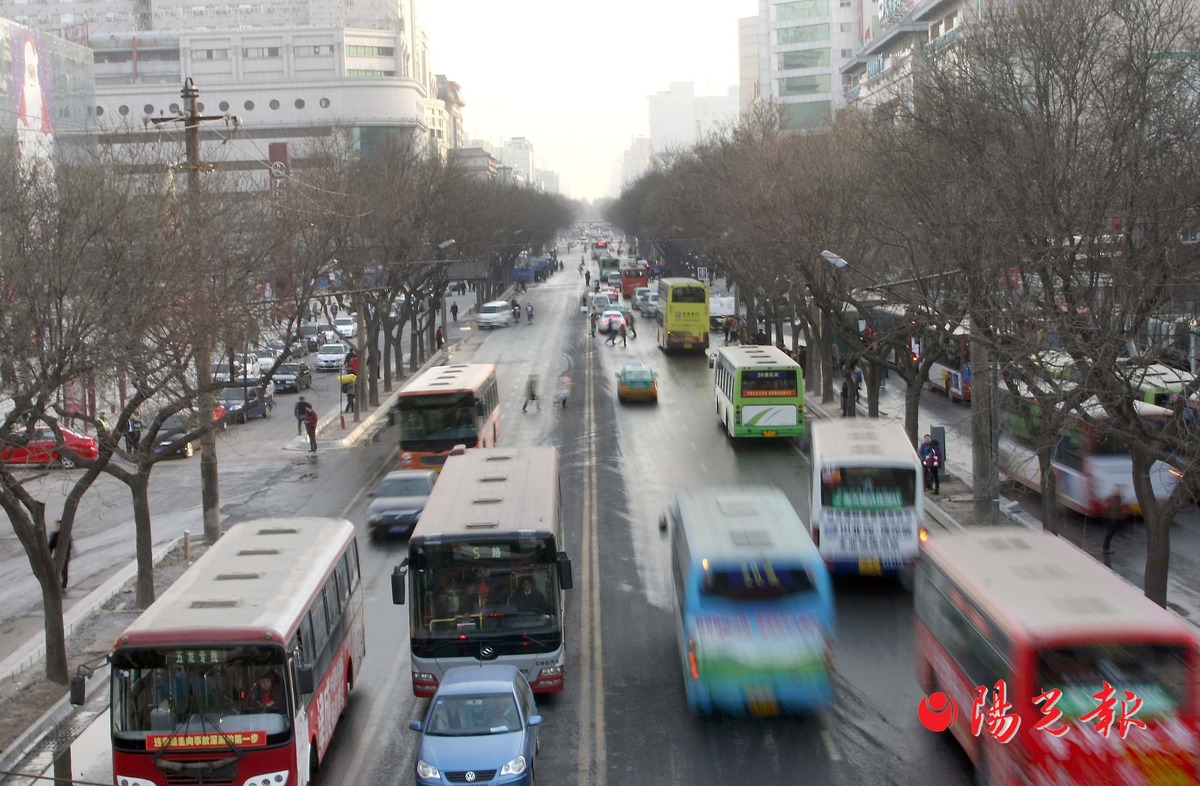 解放路快车道改造完工 慢车道暂不设停车位