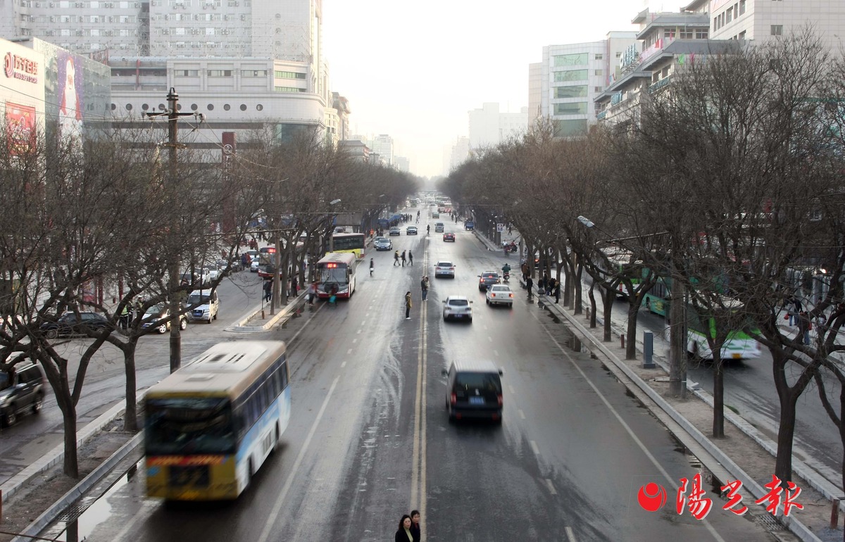 解放路快车道改造完工 慢车道暂不设停车位