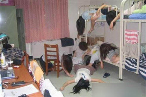 揭秘大学女生宿舍里的疯狂(图)