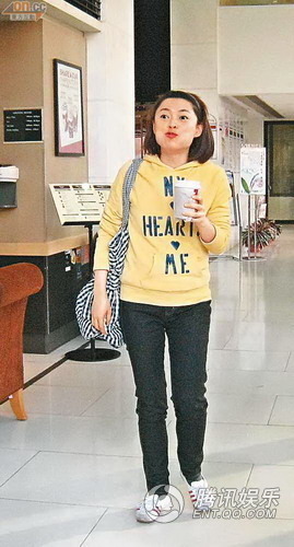 黄浩然初为人父忙取经