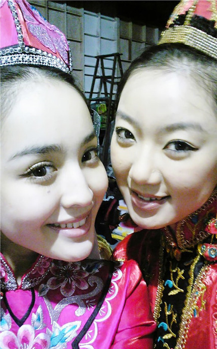 新疆大眼<em>美妞</em>娜扎<em>素颜自拍</em>超迷人 _购物画报 