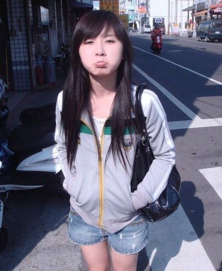 台湾<em>网络美女妮妮</em>清纯生活照 _明星娱乐 _ 拍拍