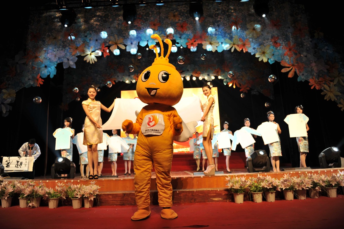 湖北志愿者艺术节落幕 包唐韬等12人获杰出称