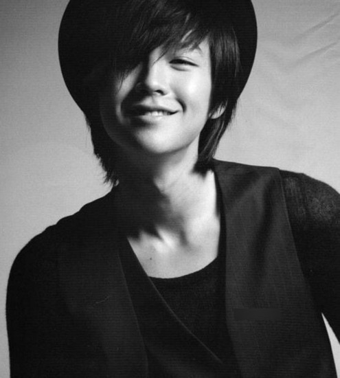 组图:80后韩星扎堆入伍 75后退伍归来与85新星抢