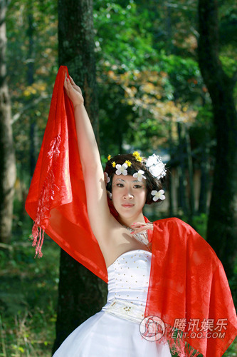 杨弘穿婚纱的照片_第一次穿婚纱的模样