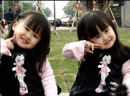 【<em>校花</em>校草】<em>台湾</em>人气<em>双胞胎</em>小<em>姐妹</em>最新照 长