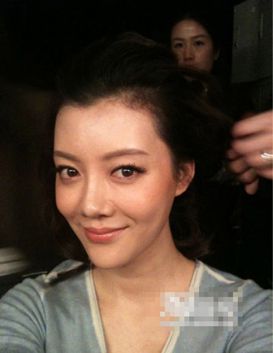 车晓嫁做豪门妇+网友发帖批其整容过度脸僵硬