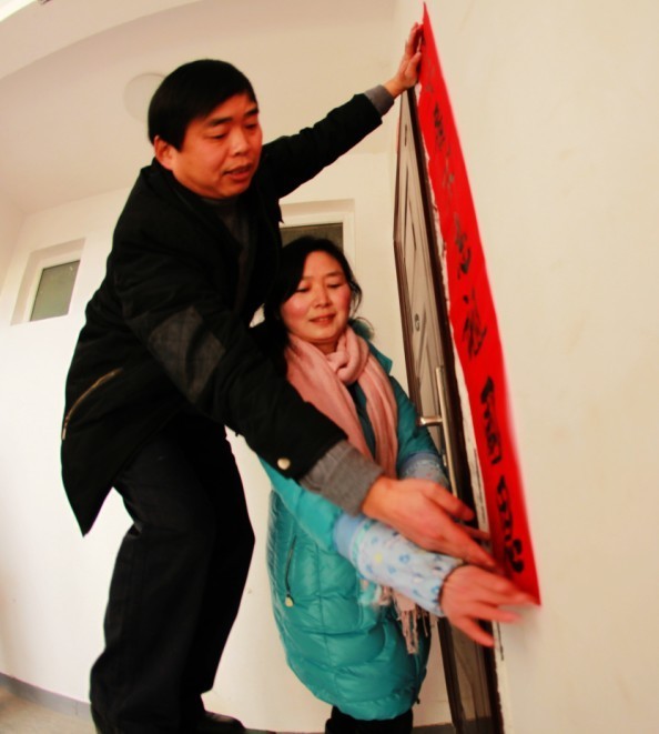 青川县文联干部段雪朝免费送春联 年味渐浓