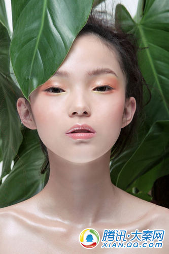 2011纽约时装周 西安超模雎晓雯霸气亮相(图)