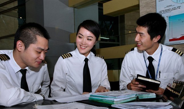 组图:国航最美女机长王峥