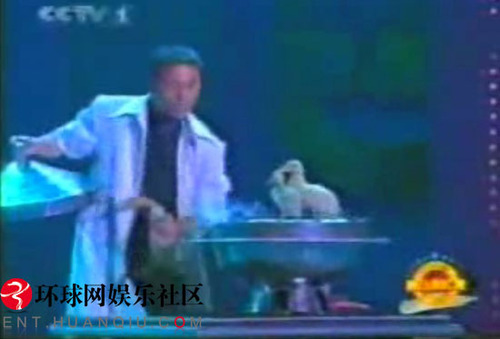 傅琰东十年前虐鹅视频遭曝光 他称是遭人嫉妒