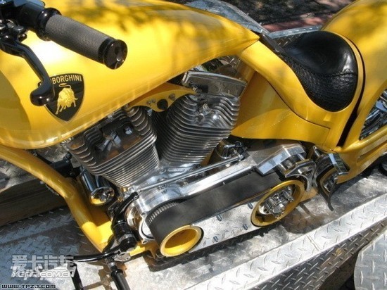 够奢侈 用兰博基尼跑车拖兰博基尼摩托_腾讯大秦网