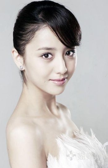 <em>佟丽娅</em>海量生活照搜罗 力证未整容 _明星娱乐