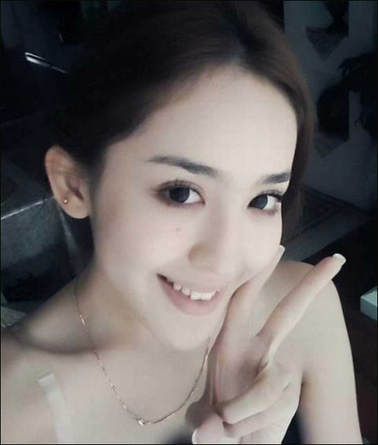 北影热门考生古力娜扎轰动京城 大量私照流出