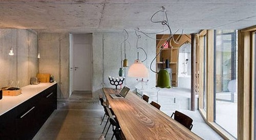 核辐射太恐怖!牛人挖山洞建别墅来应付(图)