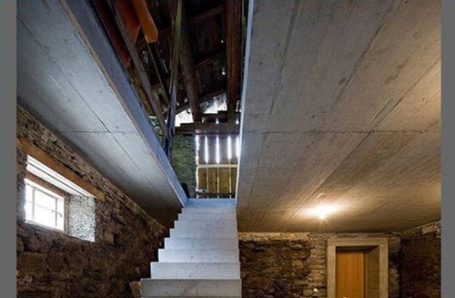 核辐射太恐怖!牛人挖山洞建别墅来应付(图)