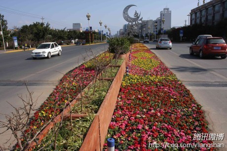 街拍四川最美街道:美丽整洁的西昌航天大道