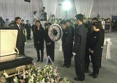 邓丽君下葬全过程首次被曝光 下葬前遗容安详