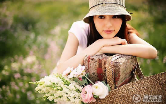 组图:中戏校花 晶公主唐嫣写真