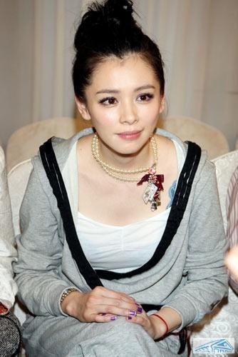 素颜似<em>少女</em> 30岁<em>萝莉</em>徐若瑄<em>生活照</em> _购物画报