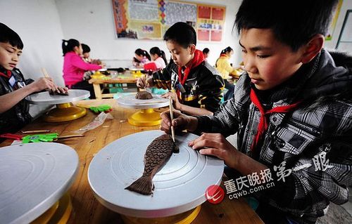 重庆开爱农基地 喂兔子种蘑菇成小学课程(组图