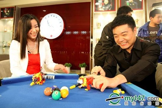 丁俊晖拍动漫<em>美女紧张</em> 20分钟7次被喊停(图)-1
