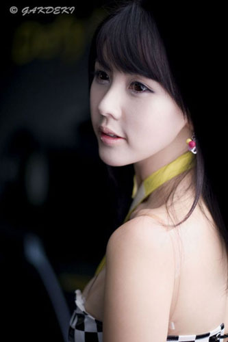 李智友整容前 韩国车模李智友整容前后大变身