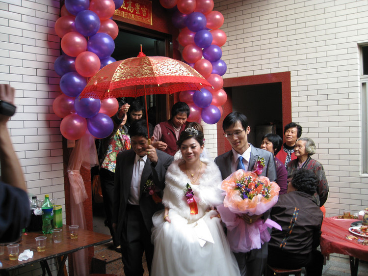 接新娘经典的挡门游戏