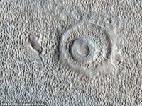 火星壮美最新组图：陨石坑疑似干涸湖泊