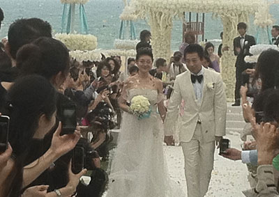 组图:大S婚礼晚宴照曝光 与汪小菲甜蜜共舞