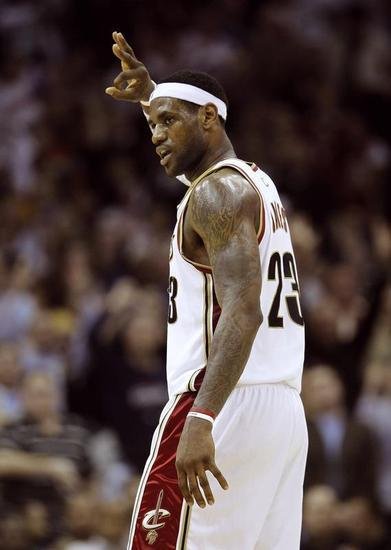 30大球员手势:科比詹皇霸气 <wbr>基德穆大叔经典 30大球员手势:科比詹皇霸气 <wbr>基德穆大叔经典