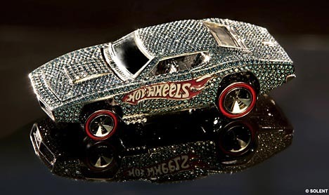 世界最贵玩具车售价14万美元 镶有2700颗钻石