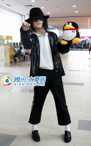 明媚阳光 西安俏妞短裙短裤齐上阵