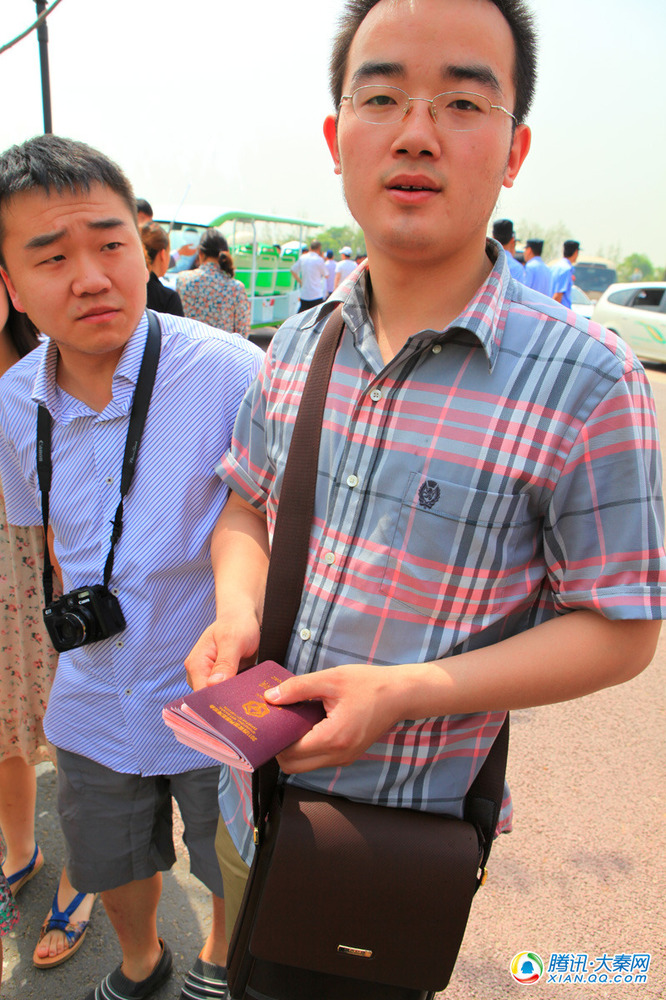 西安世园护照抢先看 园内游客延续世博盖章热