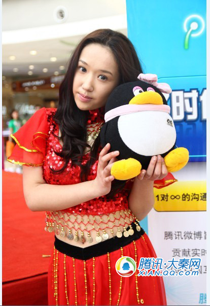 <em>快女</em>西安<em>赛区报名</em>火爆 维族女生劲歌热舞(图)_