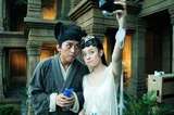 《画壁》曝邓超孙俪片场亲密照 婚后携手演电影