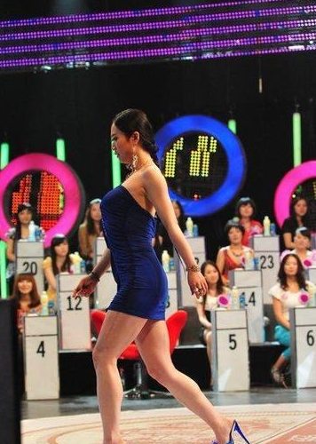 芙蓉姐姐录节目被称<em>老女人</em> 当众摆S造型证年轻