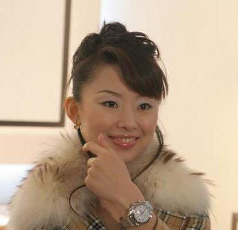 组图:九球天后潘晓婷整容前照
