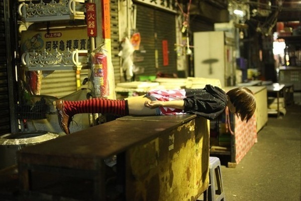 组图:<em>女生</em> 扑街照 网络走红 网友狂笑直喊酷_腾