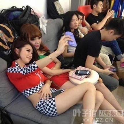 我们都是深井冰(97):<em>妹纸玩</em>的啥游戏啊? - 阜城