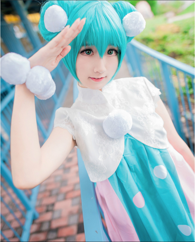 激萌白丝短裙小萝莉 初音未来绝美cos