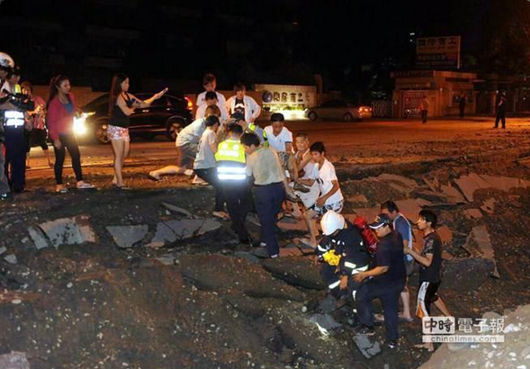 台湾高雄前镇区凯旋及二圣路的轻轨工地瓦斯外泄发生连环爆炸